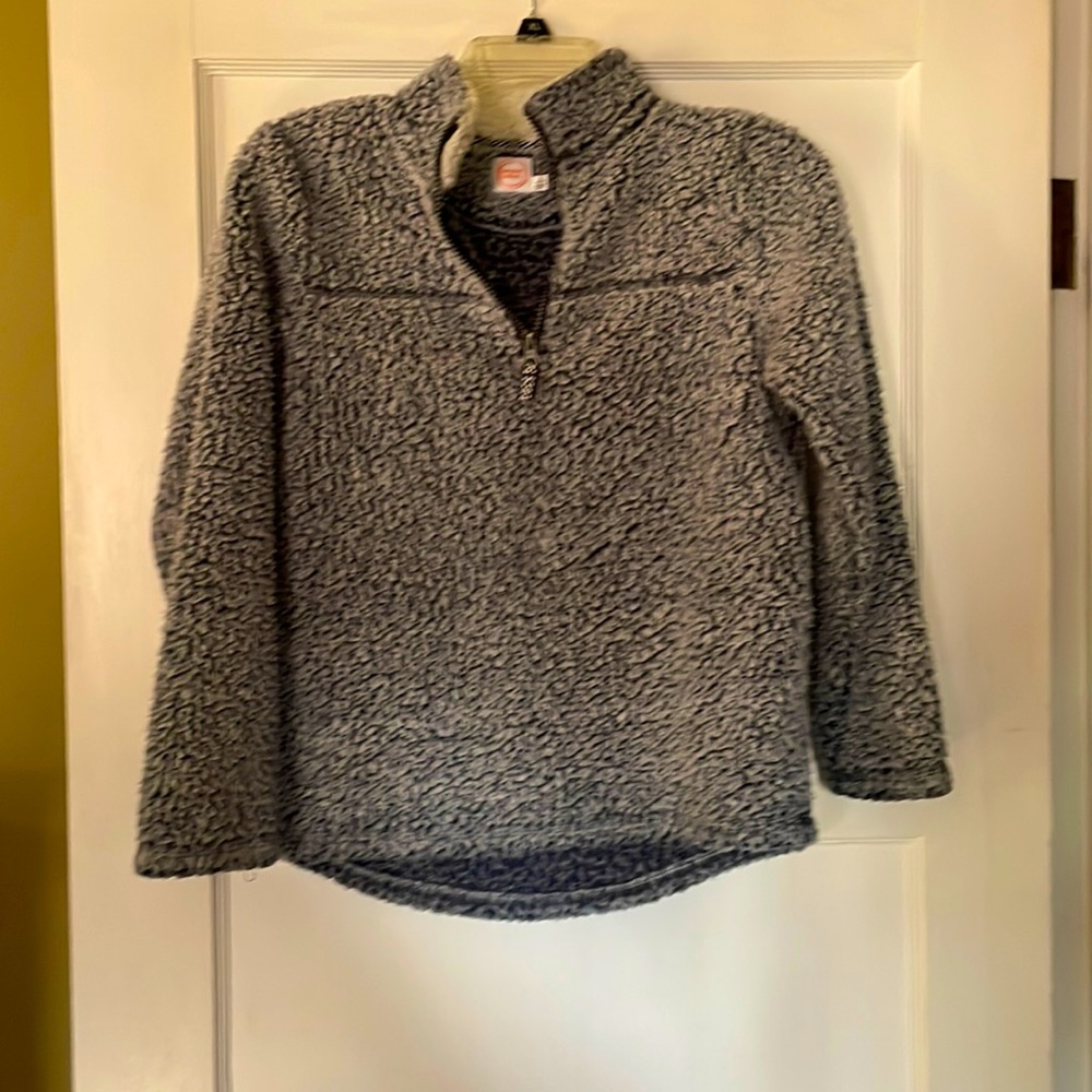 Gray pull over fluffy jacket